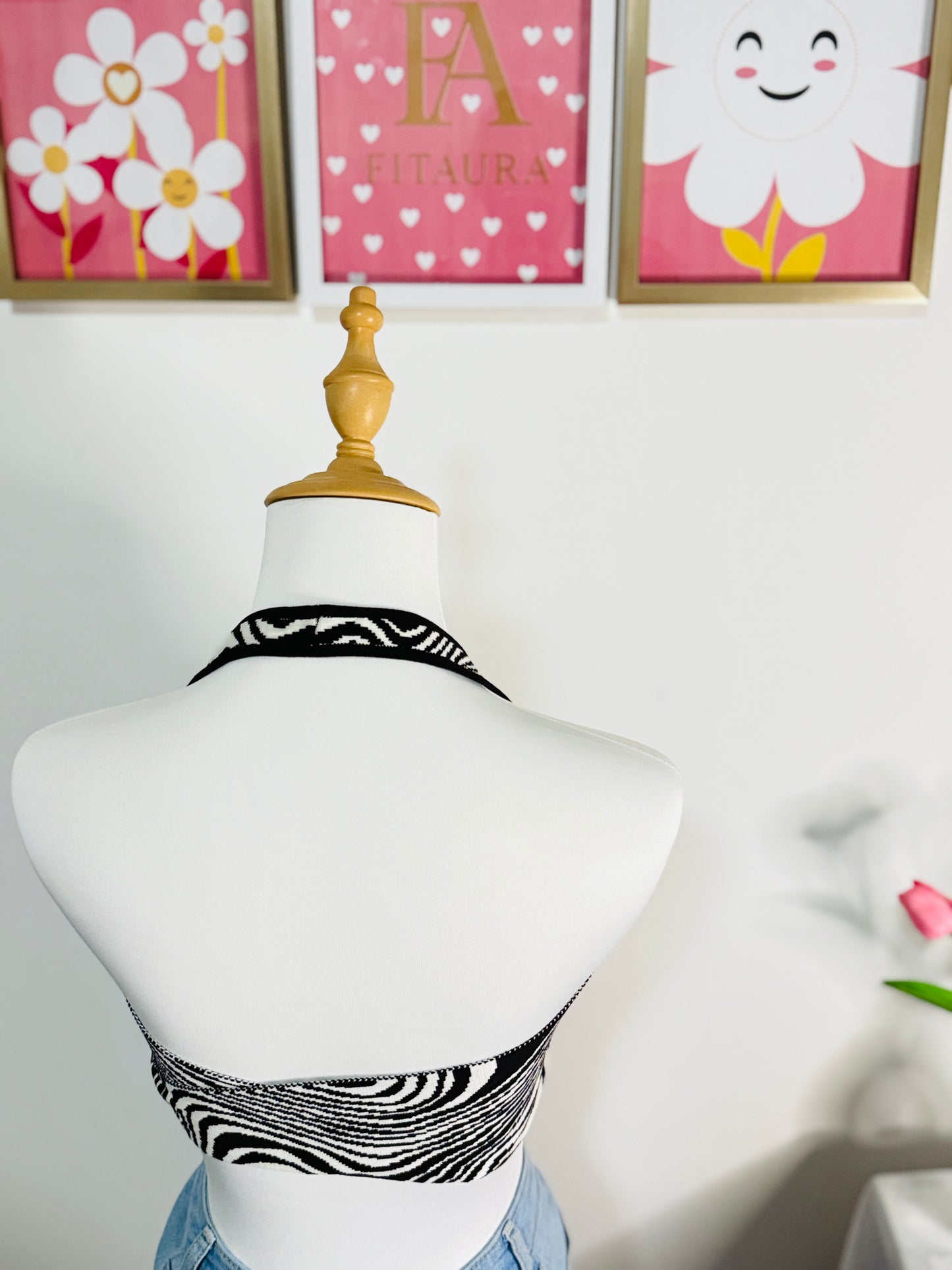 Wave Pattern Knit Halter Top