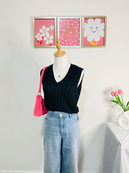 Black Sleeveless Knit V-Neck Top